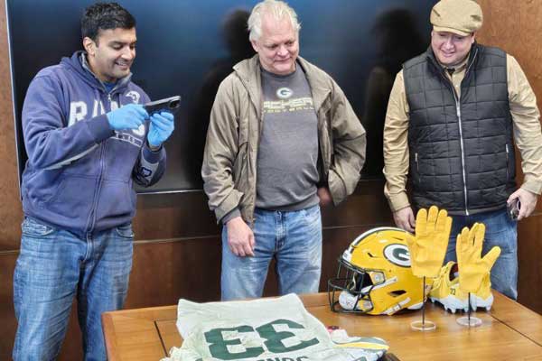 Packers fans during exclusive memorabilia viewing event