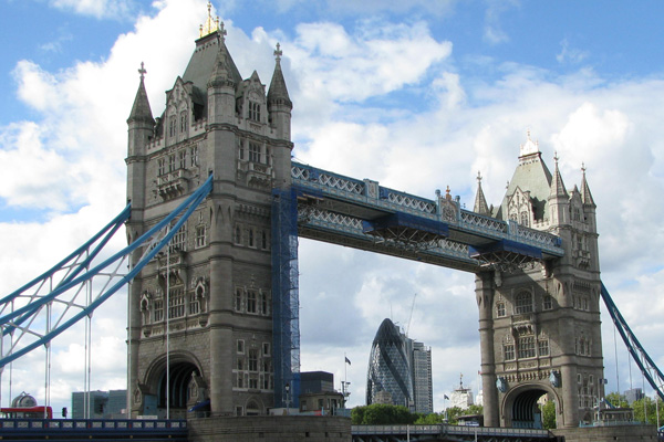 View of the London Tower Bridge 