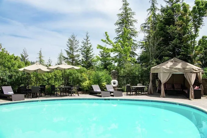 Saturday & Sunday Rounds - 3 night Hilton Santa Cruz (2027)