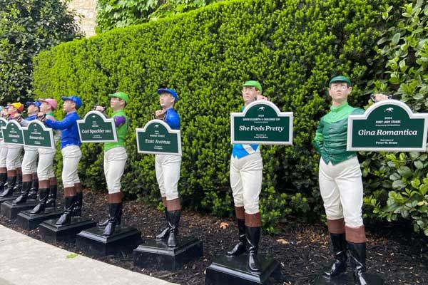 4 night Embassy Suites Lexington - Derby & Tour (2027)