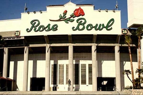 3 night Doubletree Marina del Rey - Game & Parade (2027)