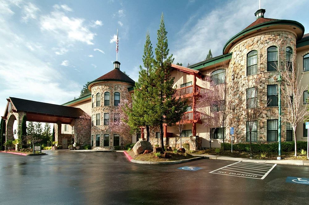 Friday & Saturday Rounds - 3 night Hilton Santa Cruz (2027)