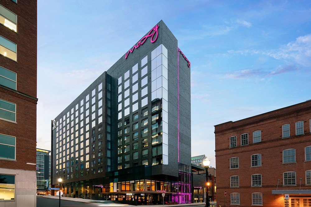 4 night Moxy Downtown Louisville (2027)
