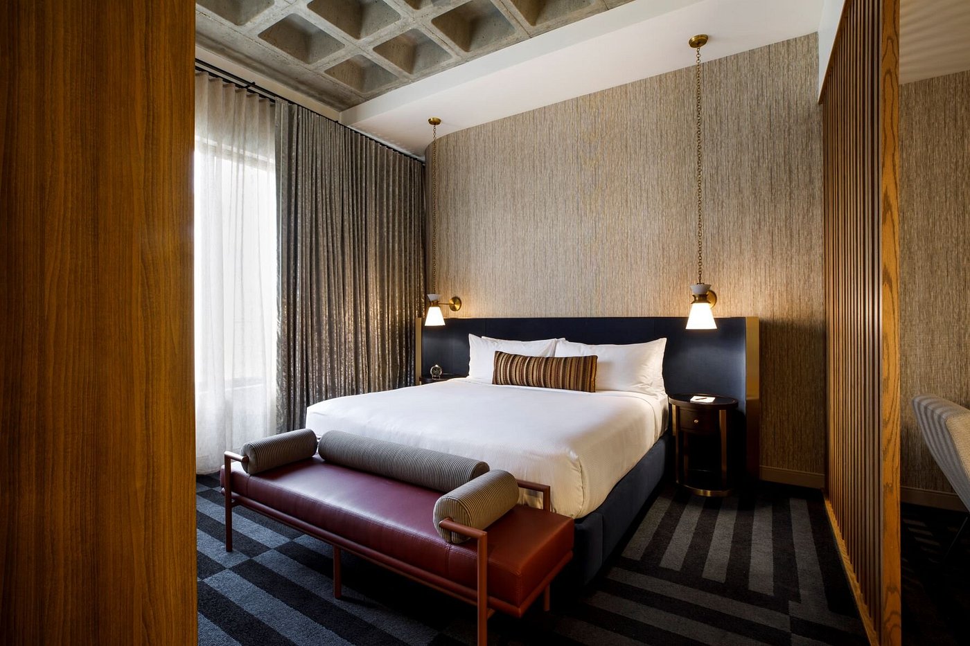3 night Hotel Indy Downtown - 2027 (Race & Legends Day)