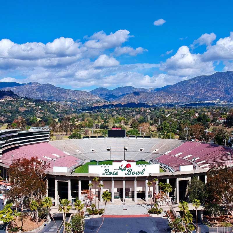 2 night Doubletree Marina del Rey - Game & Parade (2027)