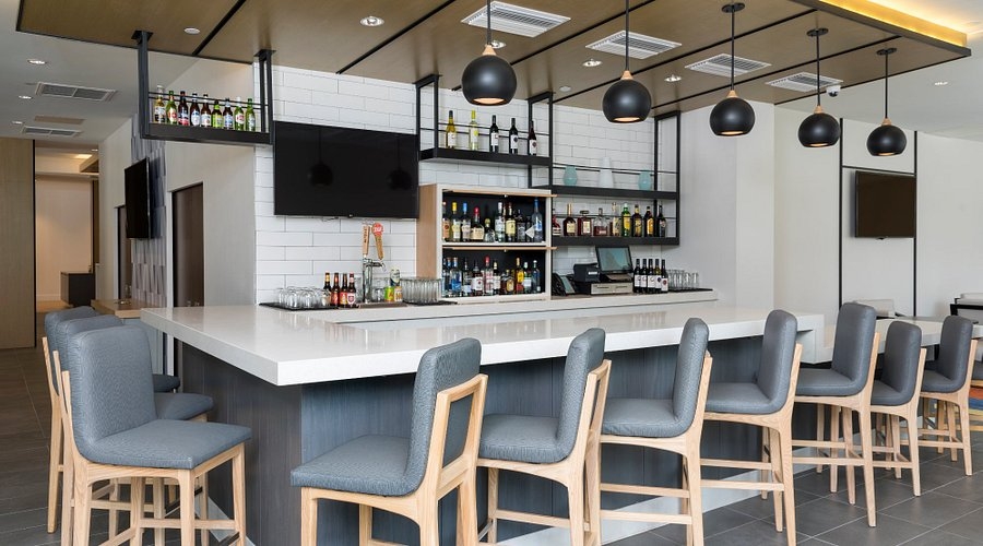 Hyatt House Downtown Austin Bar Area