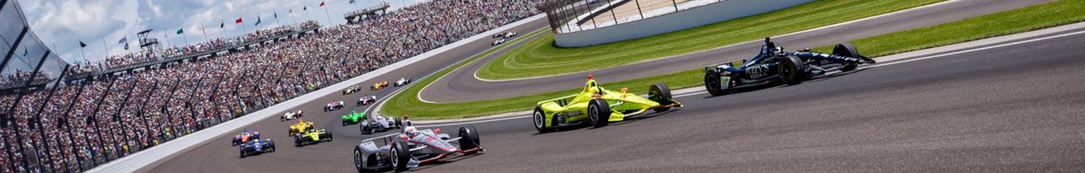 Indy 500 racing at Indianapolis Motor Speedway