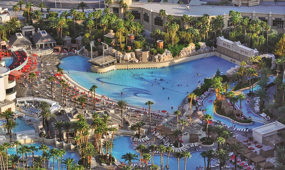 pool-and-beach-area_1